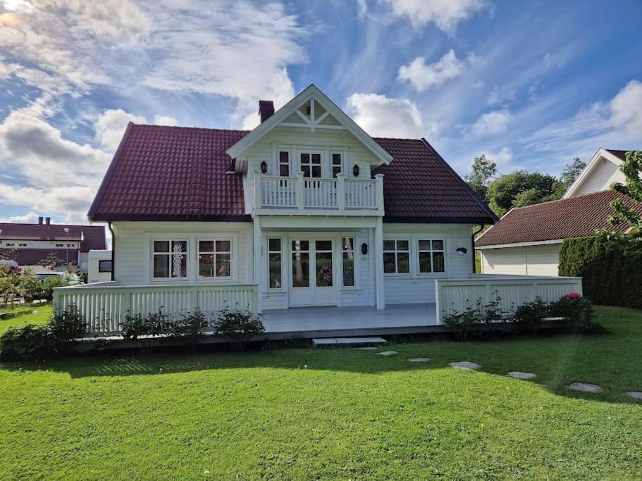 Hus Pa Sorlandet - Grimstad Grimstad  Eksteriør billede